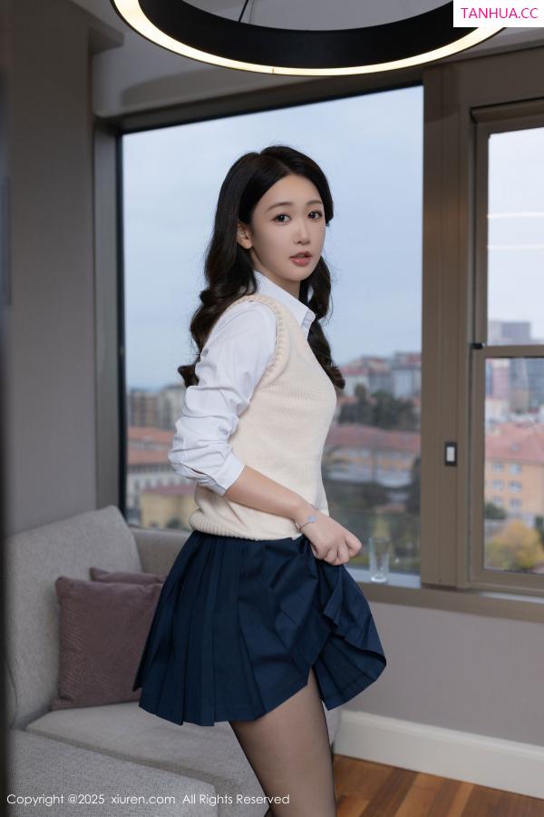 唐安琪  [XiuRen]高清写真图 2025.02.10 No.9866 唐安琪 黑丝美腿第7张图片
